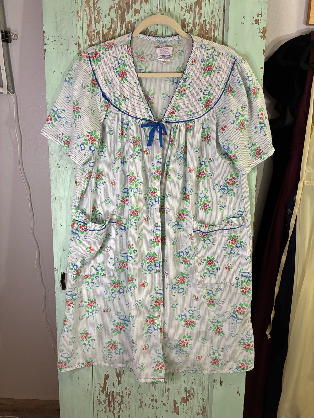 Women’s VTG Floral Striped Cotton Housecoat with Blue Trim pockets